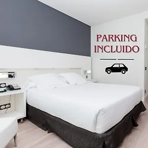 4* מלון Axor Feria